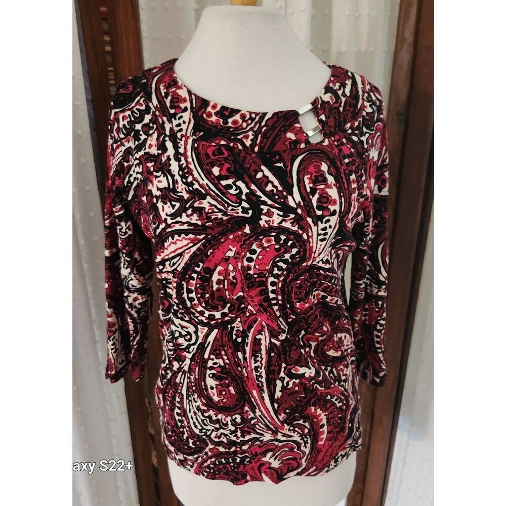 F90 Croft & Barrow black and burgundy paisley print blouse